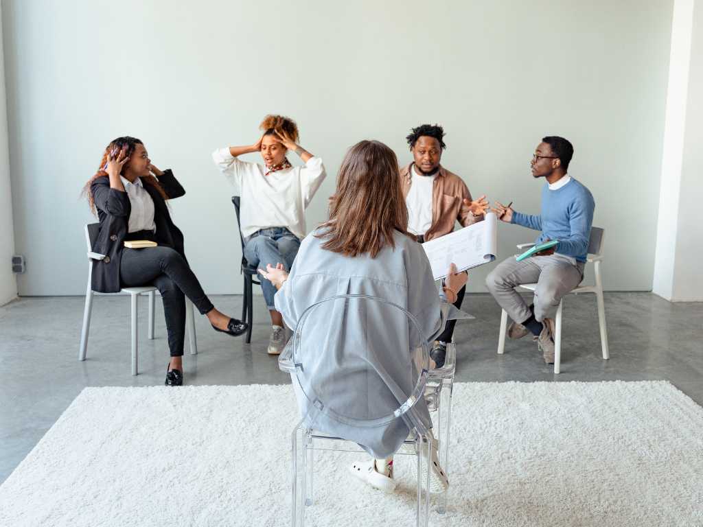 Grup Terapisi Nedir? Faydaları Nelerdir?